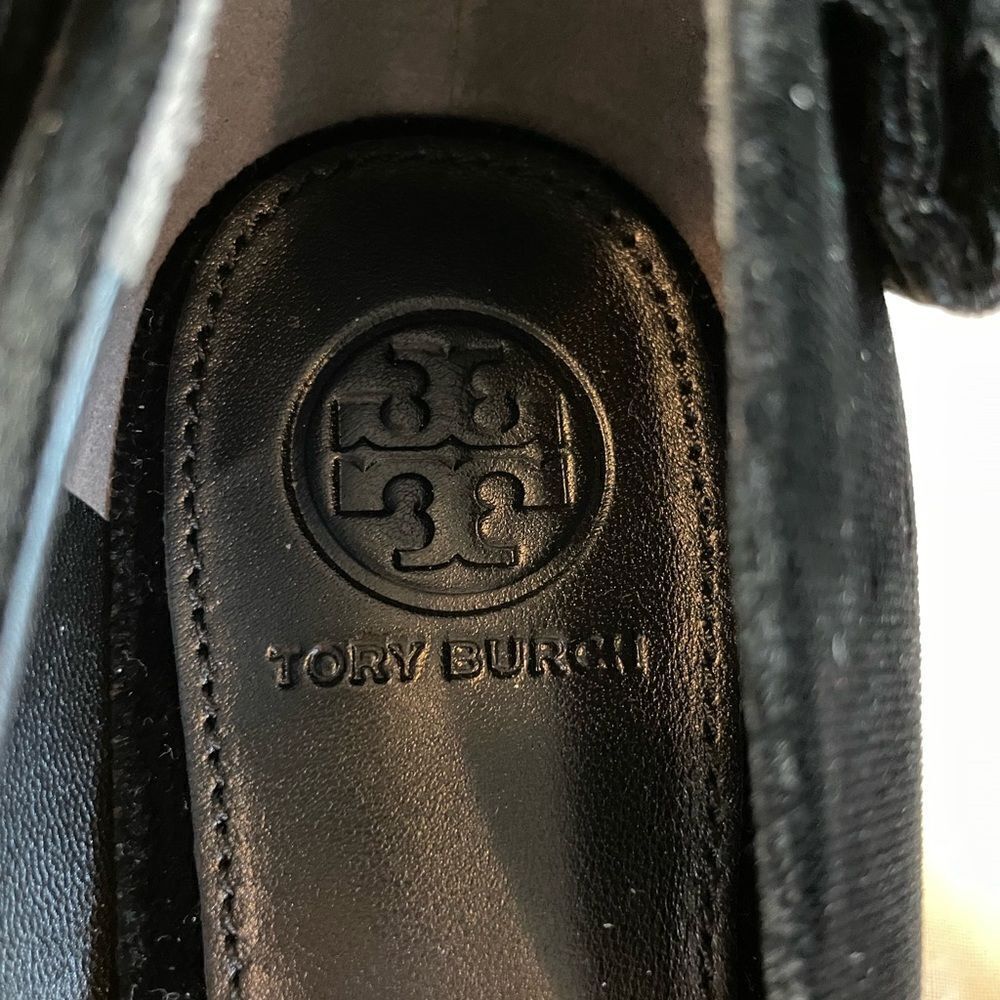 NIB Tory Burch Josephine Black Velvet Pumps Size 7.5 - Picture 9 of 11